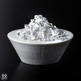 Edible silver petals E174