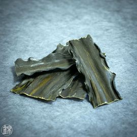 Kura-gakoi cellar-aged  kombu from Rishiri and Rebun islands