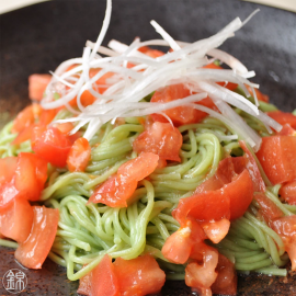 Somen with wakame root mekabu